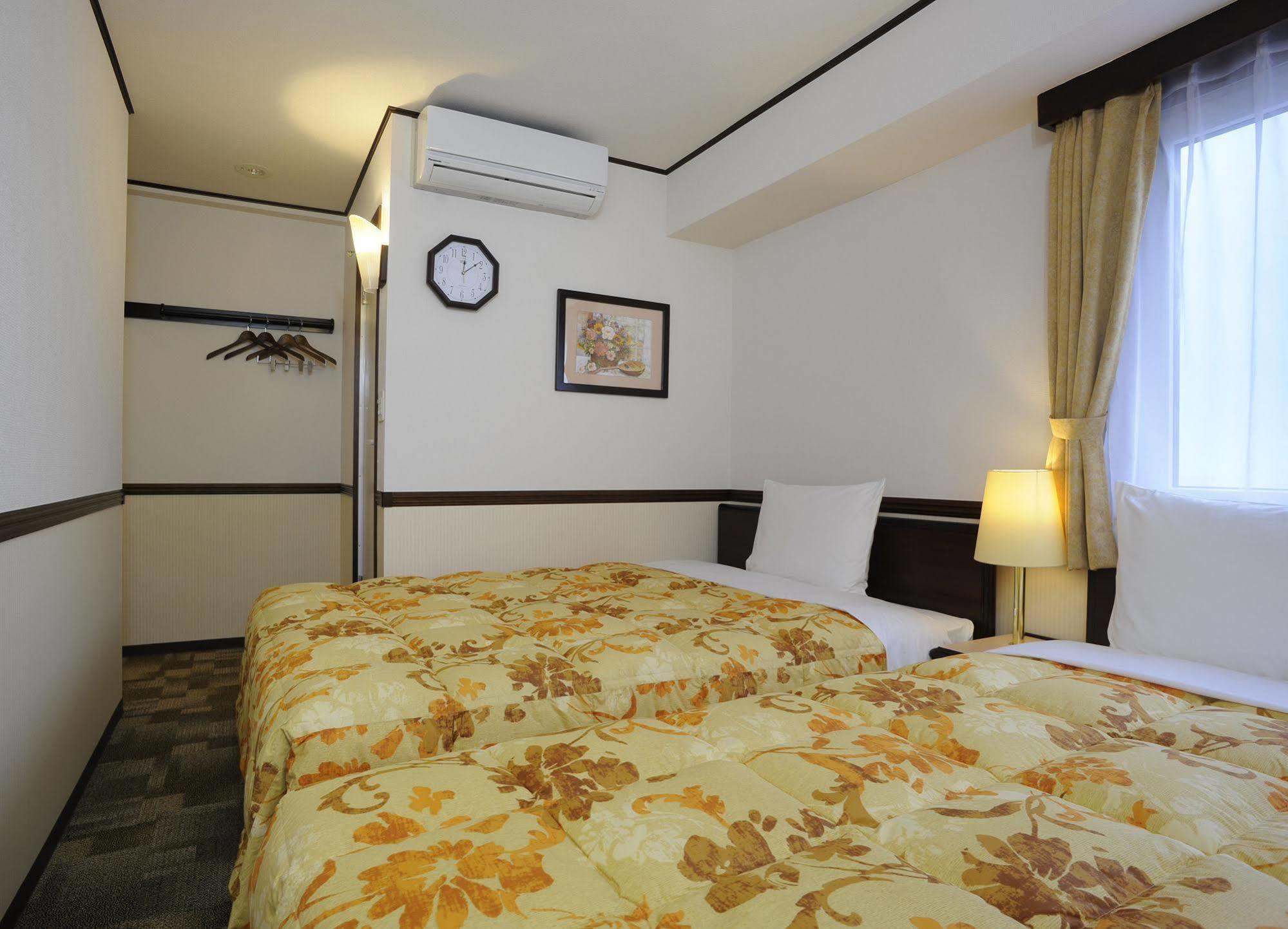 Toyoko Inn Kofu-Eki Minami-Guchi No.1 Exteriér fotografie