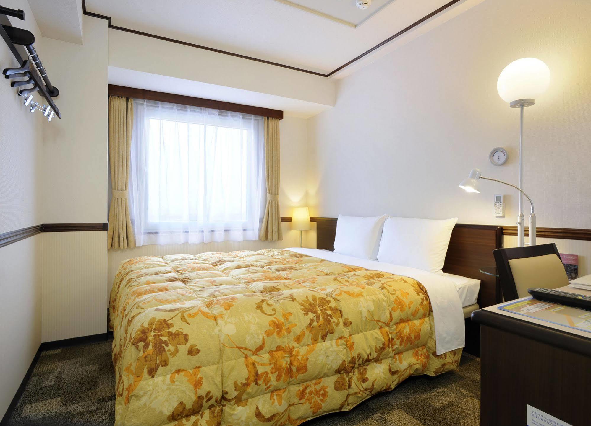 Toyoko Inn Kofu-Eki Minami-Guchi No.1 Exteriér fotografie